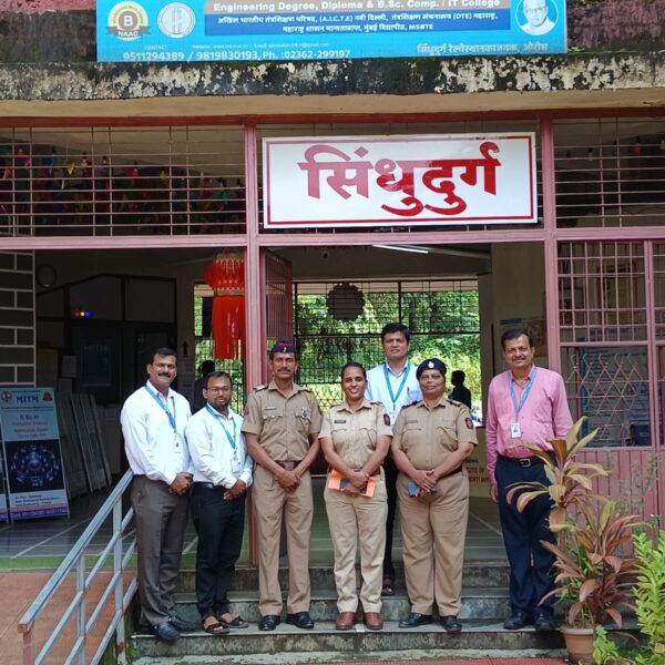 “समाजासाठी पोलिसांची भूमिका” या विषयावर मेट्रोपॉलिटन कॉलेजमध्ये व्याख्यानाचे आयोजन”
