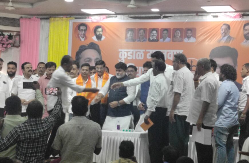 अजित पवार राष्ट्रवादीचा सिंधुदुर्गातील बडा नेता शिवसेनेच्या गळाला