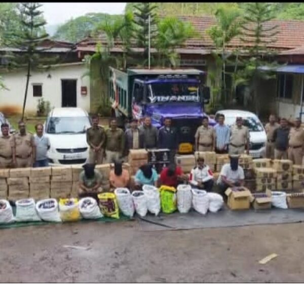 गोवा बनावटीच्या दारूसह ४२ लाख १२ हजारांचा मुद्देमाल जप्त