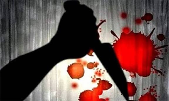 सख्ख्या वडिलांवर सुरीने वार