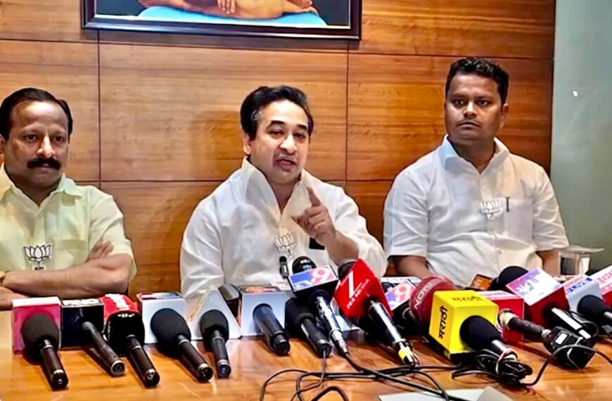 ३० कोटी आणि नगराध्यक्ष पदाची संदेश पारकर यांनी केली होती मागणी