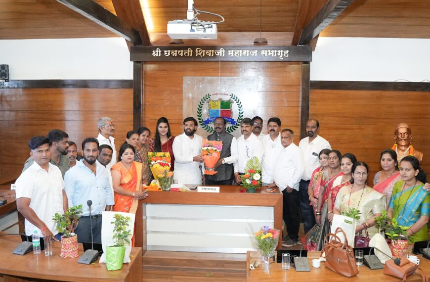 वेंगुर्ल्याचे नूतन उपनगराध्यक्ष सुहास गवंडळकर यांचे विशाल परब आणि वेदिका परब यांच्याकडून अभिनंदन