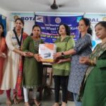 इनरव्हील क्लब ऑफ कुडाळ कडून सक्षम स्त्री सक्षम भारत अंतर्गत गरजू महिलांना इस्त्री वाटप