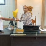 नेरूर जिल्हा परिषद सदस्य श्री.रुपेश पावसकर यांनी जिल्हा परिषदेचे मुख्य कार्यकारी अधिकारी श्री.रविंद्र खेबुडकर यांची घेतली सदिच्छा भेट.