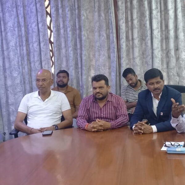 कुडाळ शहरातील व्यापारी, उद्योजक तसेच स्पर्धा परीक्षांची तयारी करणाऱ्या विद्यार्थ्यांसाठी ‘चला कुडाळ घडवूया’ या उपक्रमांतर्गत मार्गदर्शन कार्यक्रम