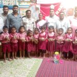 वेताळ बांबर्डेमध्ये शिवसैनिकांकडून शालेय विद्यार्थ्यांसोबत आमदार निलेश राणेंचा वाढदिवस साजरा