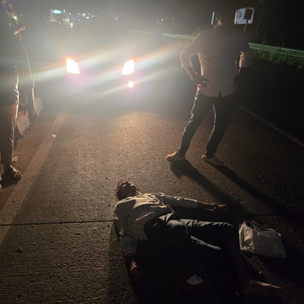 मुंबई – गोवा महामार्गावर पिंगुळी येथे अपघात