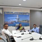 जिल्हाधिकाऱ्यांनी घेतला इंधन पुरवठ्याचा आढावा