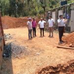 चेंदवण ग्रामपंचायत येथील बहुउद्देशीय हॉल कामासंदर्भात जिल्हा परिषद सदस्य रुपेश पावसकर यांच्या ठेकेदार व अभियंता यांना आवश्यक सूचना