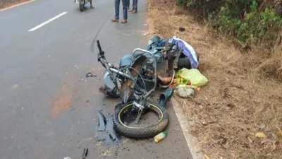 मळेवाड येथे डंपर व दुचाकी यांच्यात अपघात