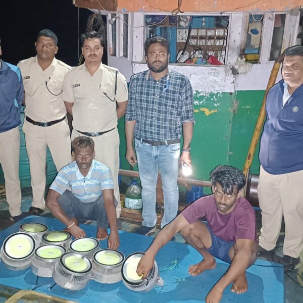 ऑपरेशन ‘क्लीन सी’ अंतर्गत अवैध LED मासेमारीविरोधात कारवाई