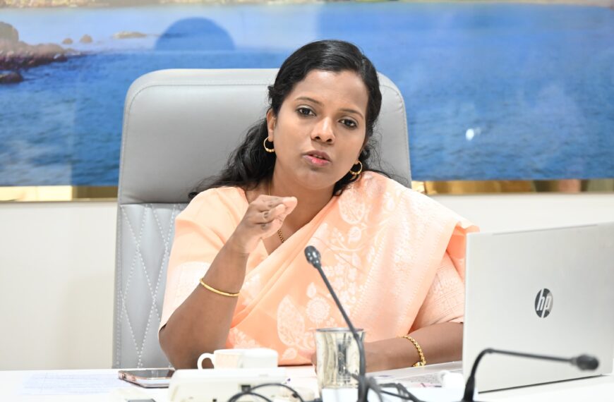 जिल्हाधिकारी तृप्ती धोडमिसे यांनी घेतला…