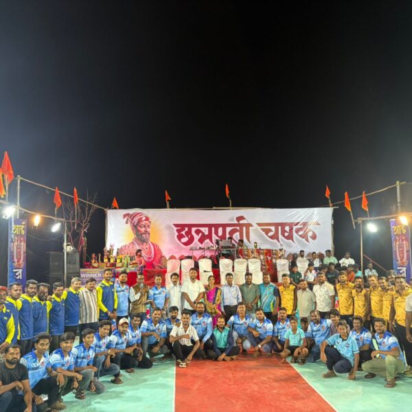 छत्रपती शिवाजी महाराज चौक जरीमरी कुंभारमाठ मित्रमंडळ आयोजित छत्रपती चषक स्पर्धेचा बक्षीस वितरण कार्यक्रम संपन्न