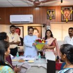 विकासकामे किती प्रगतीपथावर आहेत हे सांगण्यापेक्षा अस्तित्वात किती उतरवली ते सांगा