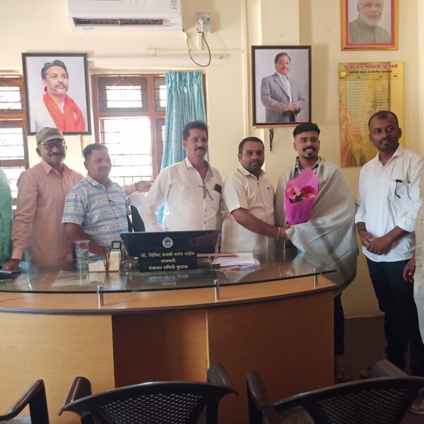 नूतन ग्रामपंचायत सदस्य कृष्णा चव्हाण यांनी घेतली पंचायत समिती सभापती मिलिंद नाईक यांची भेट