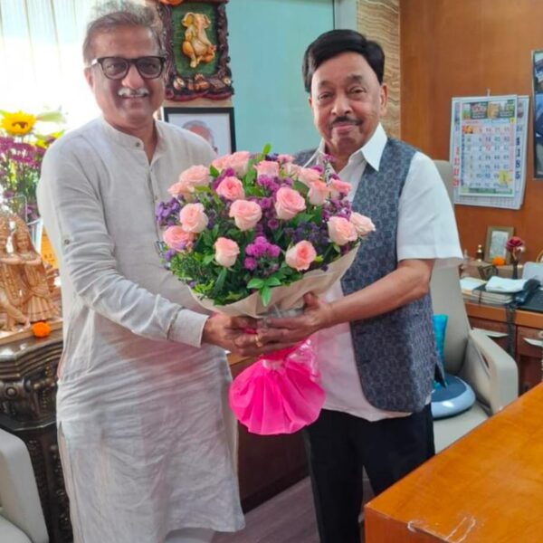 उमेदवारी भरण्यापूर्वी प्रमोद जठार यांची घेतली खा.नारायण राणेंची भेट; घेतले शुभाशीर्वाद