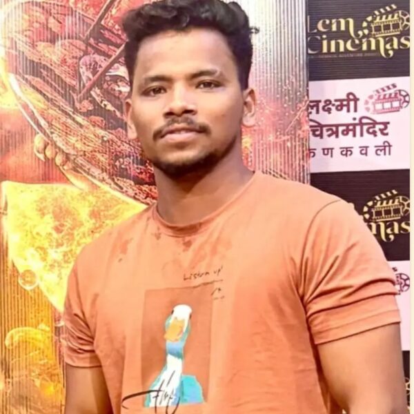 अवकाळी पावसाने रस्ता ओला झाल्याने दुचाकी घसरली