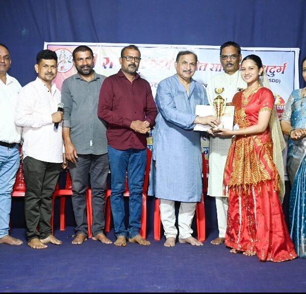 शास्त्रीय गायन विभागात कु. निती कोरडे तर सवेष साभिनय नाट्यगीत गायन मध्ये कु. प्राजक्ता ठाकूर-देसाई व कु. सार्था गवाणकर “राधाकृष्ण चषक २०२६” चे मानकरी