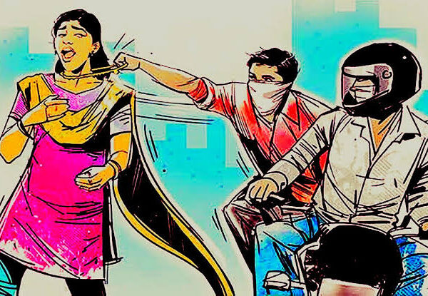 महिलेच्या गळ्यातून मंगळसूत्र हिसकावण्याचा प्रयत्न