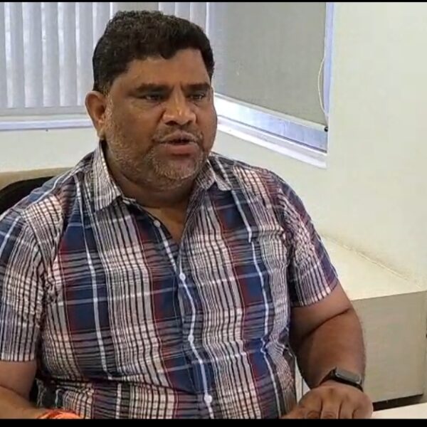 पंतप्रधानांच्या आवाहनाला शासनाकडूनच हरताळ!