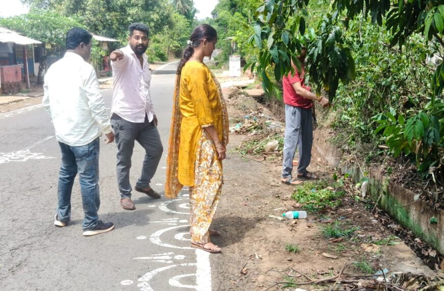 पणदूर – घोडगे मार्गावरील कडावल बाजारपेठ येथील गटारांची साफसफाई
