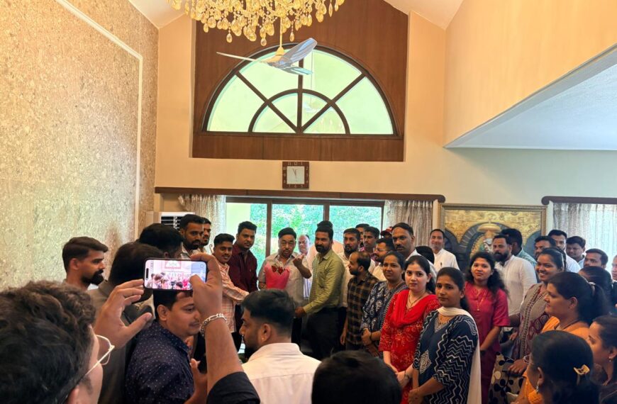 सिंधुदुर्ग जिल्हा मध्यवर्ती बँकेतील तात्पुरत्या कर्मचाऱ्यांना कायम सेवेत घ्यावे