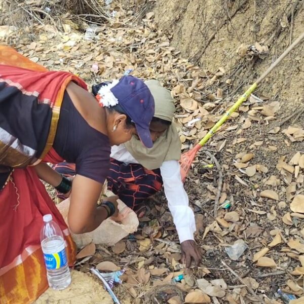 कुडाळ नगरपंचायतीमार्फत तहसील कार्यालयाच्या मैदानाची स्वच्छता