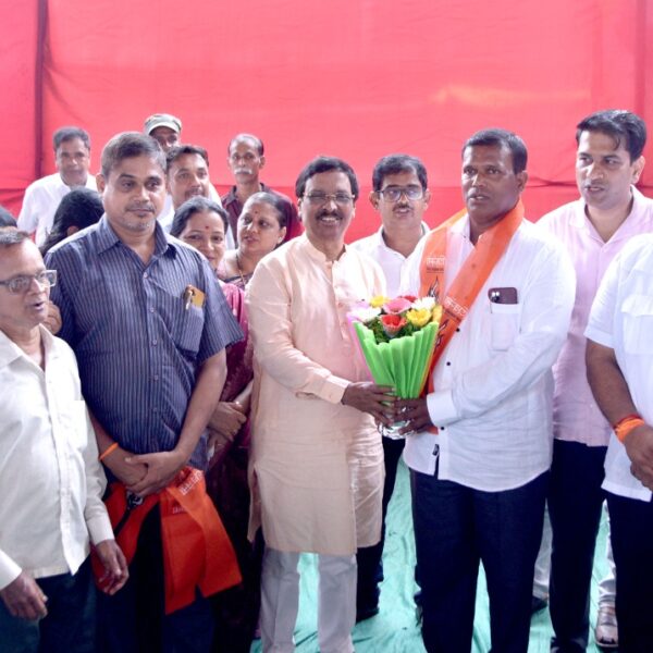 ओसरगाव चे माजी उपसरपंच दिलीप तळेकर यांचा ठाकरे शिवसेनेत प्रवेश