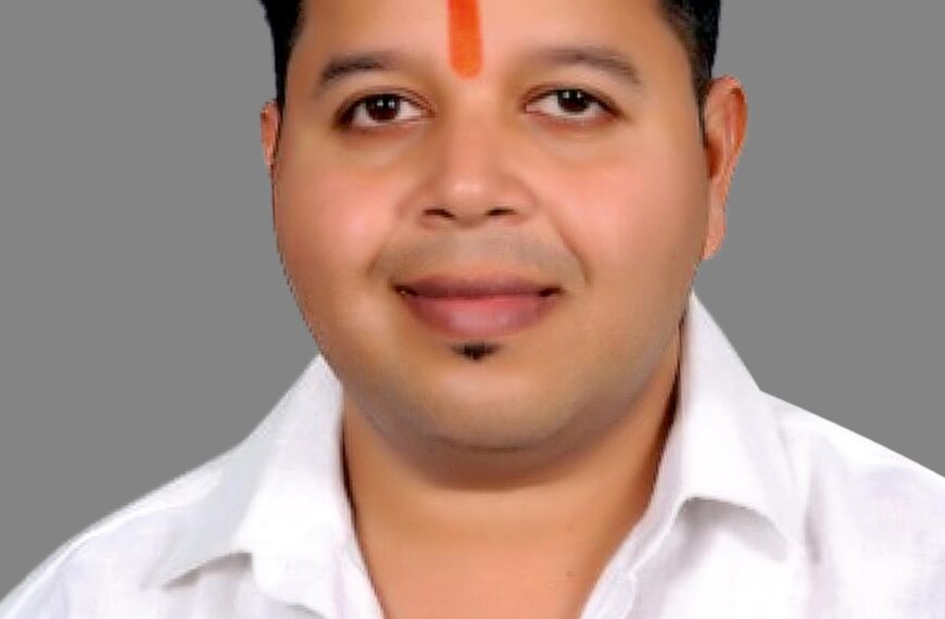 गणेश घाट सुशोभीकरण गणेशोत्सव तोंडावर; १५ ऑगस्टपर्यंत काम न झाल्यास धरणे आंदोलन – अभिषेक गावडे
