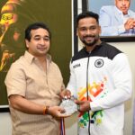अमित कदम यांचा पालकमंत्री नितेश राणे यांच्या हस्ते सत्कार