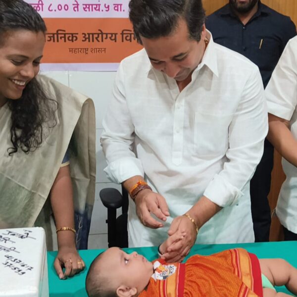 पालकमंत्री नितेश राणे यांच्या हस्ते राष्ट्रीय पल्स पोलिओ लसीकरण मोहिमेचा जिल्हास्तरीय शुभारंभ संपन्न
