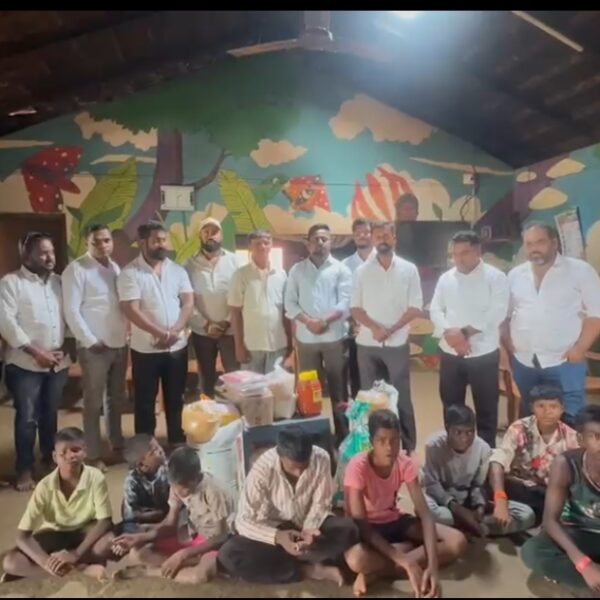 पालकमंत्री नितेश राणे यांच्या वाढदिवसानिमित्त नाग्या महादू वसतिगृह वेताळ बांबर्डे येथील गरजू मुलांना धान्य व जीवनावश्यक वस्तूंचे वाटप
