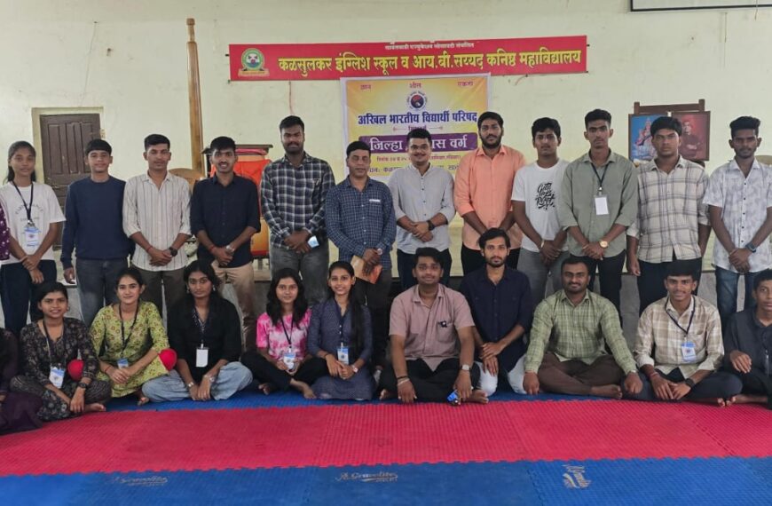 सोशल मीडिया हे रोजगाराची संधी…