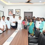 दशावतारी कलाकारांच्या नोंदणीसाठी मंत्रालयातील अधिकारी सिंधुदुर्गात हजर.