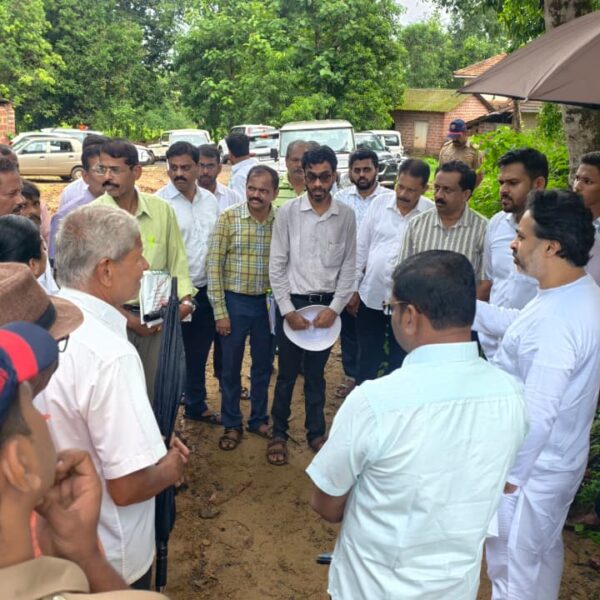 गेली २९ वर्षे अपूर्ण असलेला आंब्रड धरण प्रकल्प आमदार निलेश राणे यांच्या सातत्यपूर्ण पाठपुराव्याने अखेर पूर्णत्वास.