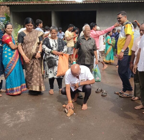 कलेश्वर विद्यामंदिरचा उपक्रम नेरूर चव्हाट्यावर गावठी बाजार रुपेश पावसकर यांच्या हस्ते उद्घाटन