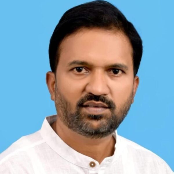 दिल्लीतील जंतरमंतरवर आंदोलन करणाऱ्या विद्यार्थ्यांवर केंद्र सरकारच्या पोलिसांकडून झालेल्या अत्याचाराला कुडाळ भाजपाच समर्थन म्हणजे जनतेच्या जखमेवर मीठ चोळण्याचा प्रकार.