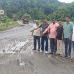 कसाल पुलावरील खड्ड्यांमुळे ग्रामस्थ आक्रमक