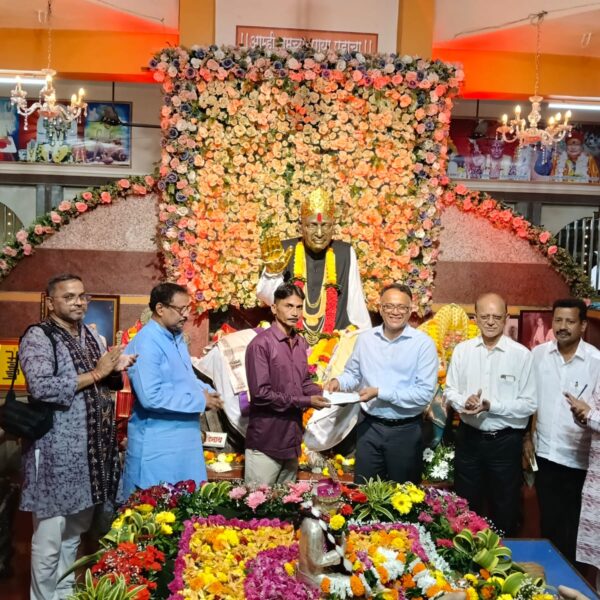 आज गुरुपौर्णिमेनिमित्त प. पू. श्री. विनायक अण्णा राऊळ महाराज चॅरिटेबल ट्रस्ट यांच्या माध्यमातून सानिका तुळसकर यांच्या कार्याचा सन्मान