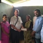मुख्य कार्यकारी अधिकारी रवींद्र खेबुडकर यांचा मानवतेचा आदर्श; इन्सुलीतील जनाबाई पाटील कुटुंबाला दिला दिलासा