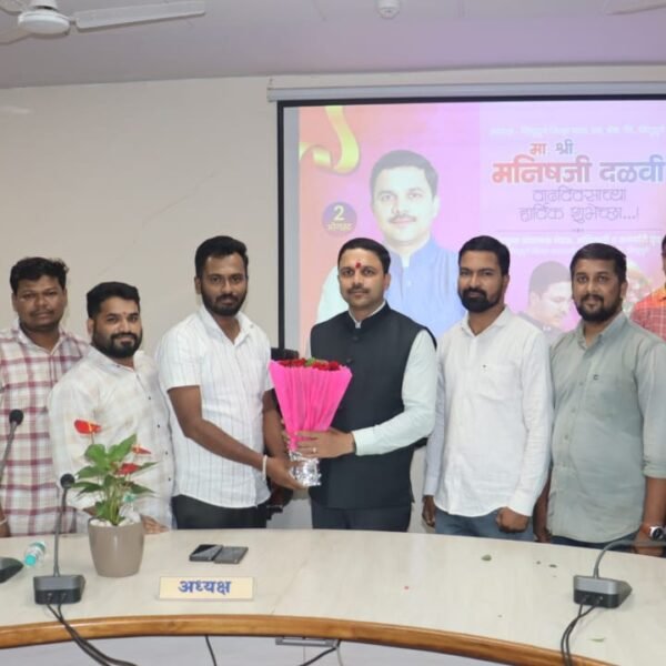 सिंधुदुर्ग जिल्हा मध्यवर्ती सहकारी बँक लि.मा. अध्यक्ष आदरणीय श्री. मनिष दळवी साहेबयांना वाढदिवसानिमित्त हार्दिक शुभेच्छा!
