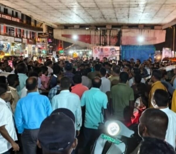 कणकवली पटवर्धन चौकात दोन गटांत जोरदार मारामारी