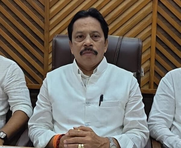 अपात्र मतदारांच्या नोंदणी विरोधातील लढा कायम