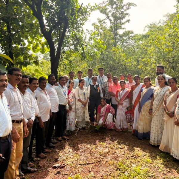 स्वातंत्र्य दिनानिमित्त वेताळ बांबर्डे येथे वृक्षारोपण