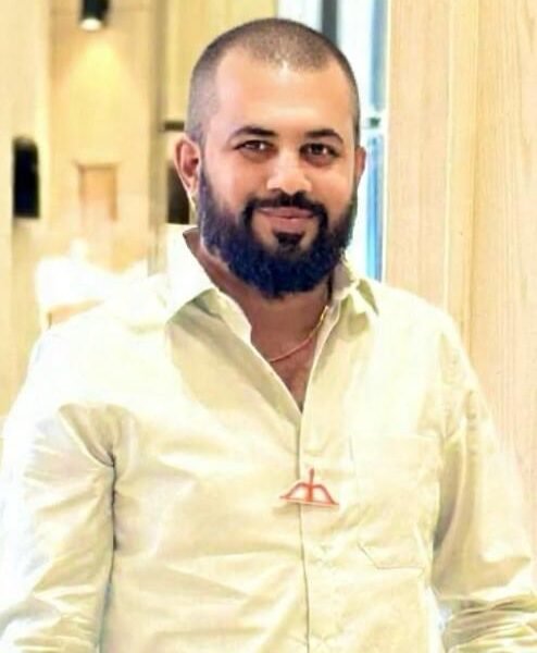 “निष्ठेचे सर्टिफिकेट वाटणाऱ्यांनी आधी स्वतःचा राजकीय इतिहास तपासावा!”