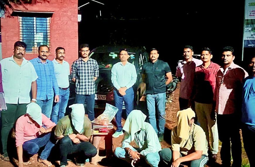 २ किलो व्हेल माशाच्या उलटीसह…