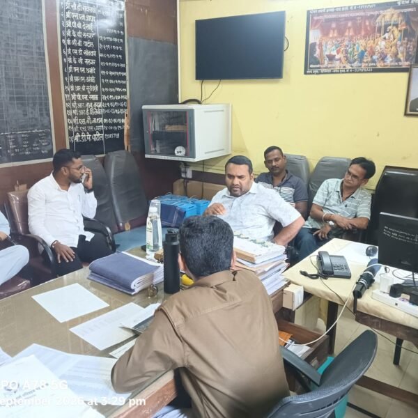 कुडाळ आगारातील बंद ठेवण्यात आलेल्या ५७ एस.टी. बसफेऱ्या अखेर पूर्ववत