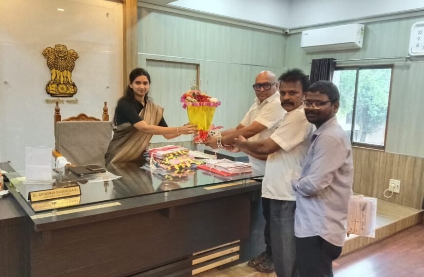 सिंधुदुर्ग जिल्हा परिषद मुख्य कार्यकारी अधिकारी अपूर्वा बासुर यांची भेट घेऊन सदिच्छा व विविध समस्यांचे निवेदन…