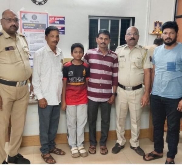 ओरोस रेल्वे स्थानक परिसरात आढळलेला…