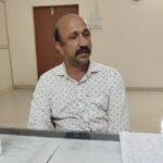कुडाळ नगरपंचायतच्या स्वच्छता निरीक्षकांना रंगेहाथ पकडले